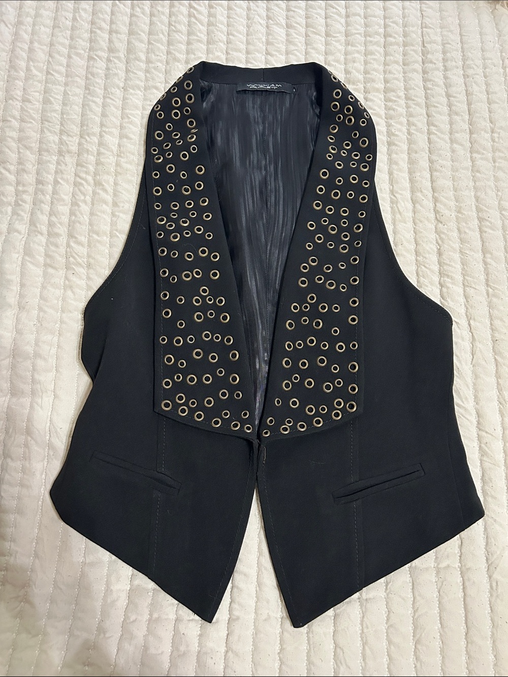 Black Grommet-Trim Sleeveless Vest Jacket - Women